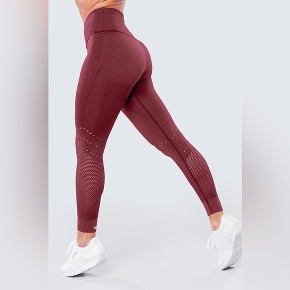 SHEFIT Seamless Leggings in Black Cherry - Picture 6 of 12